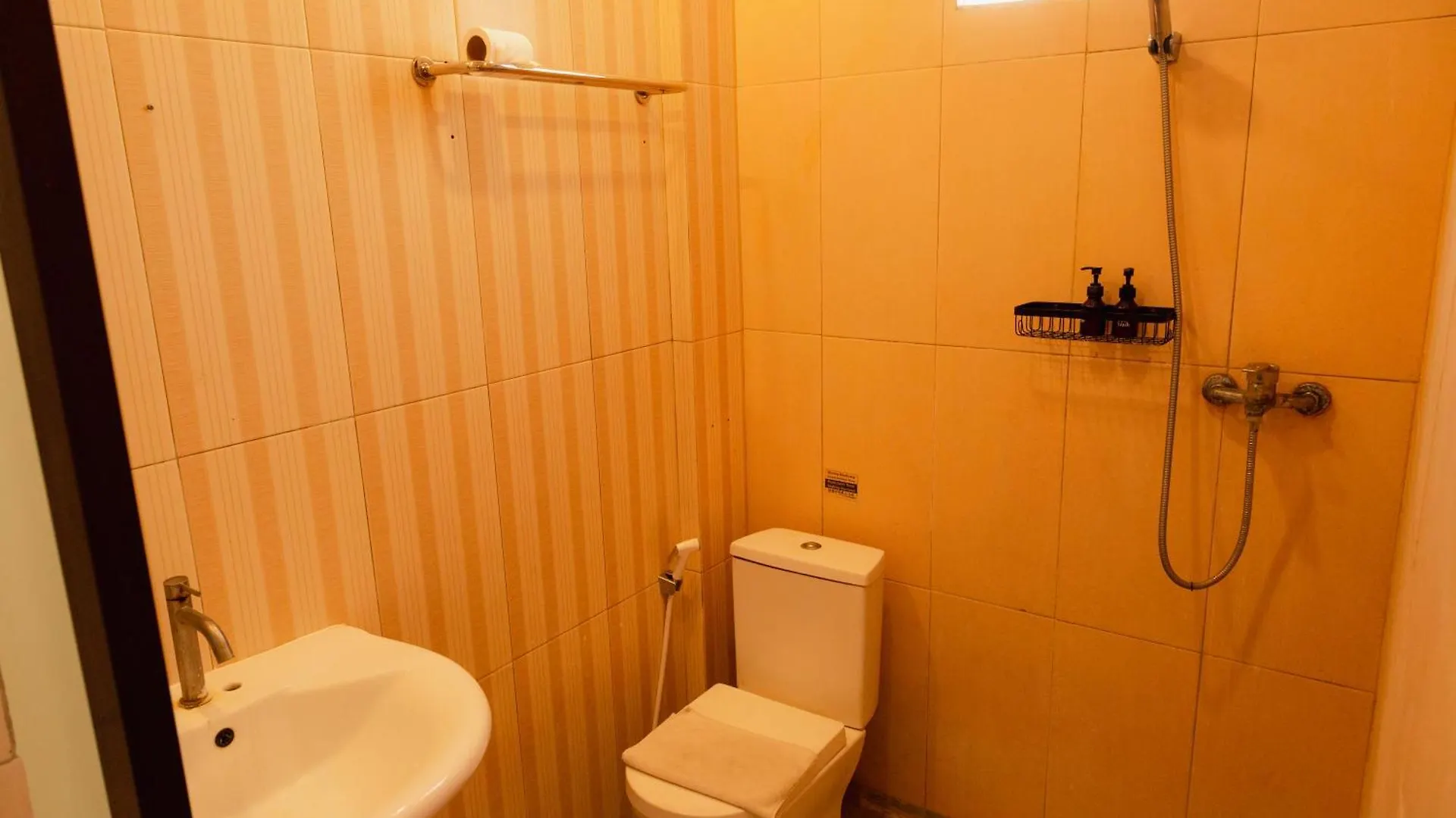 S 8 Suardana Hotel Kuta Lombok 3*,