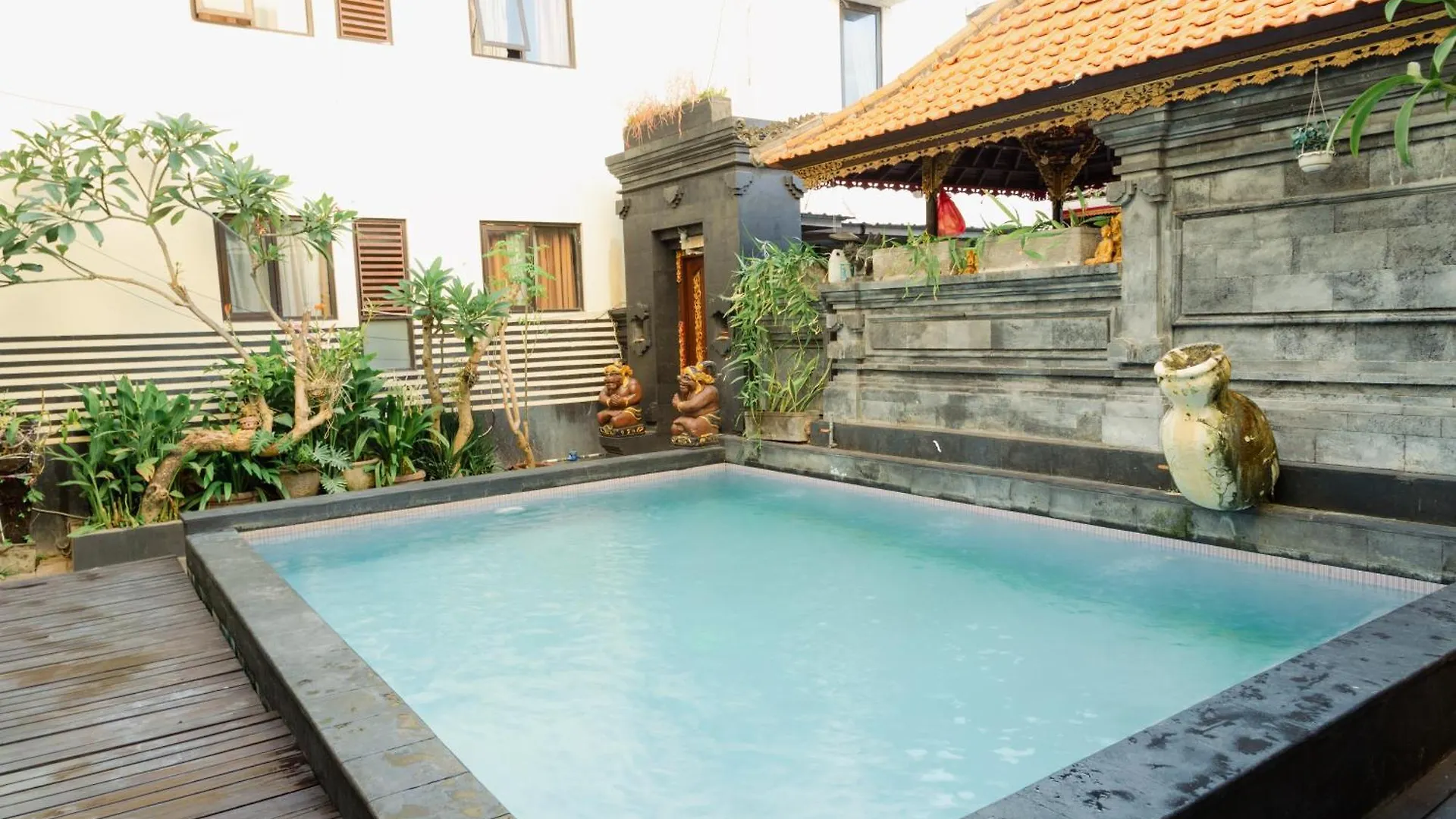 S 8 Suardana Hotel Kuta Lombok