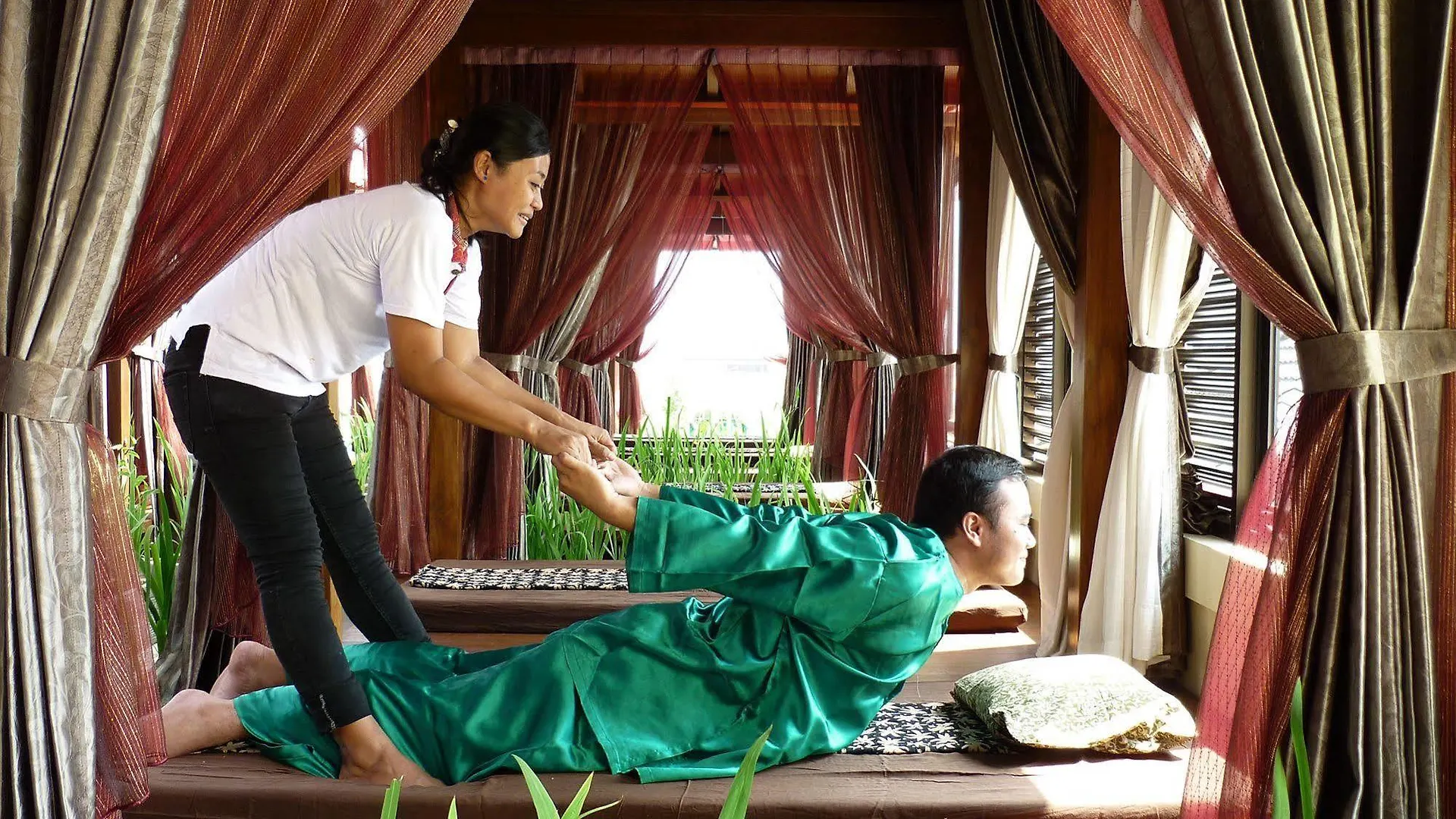 S 8 Suardana Hotel Kuta Lombok
