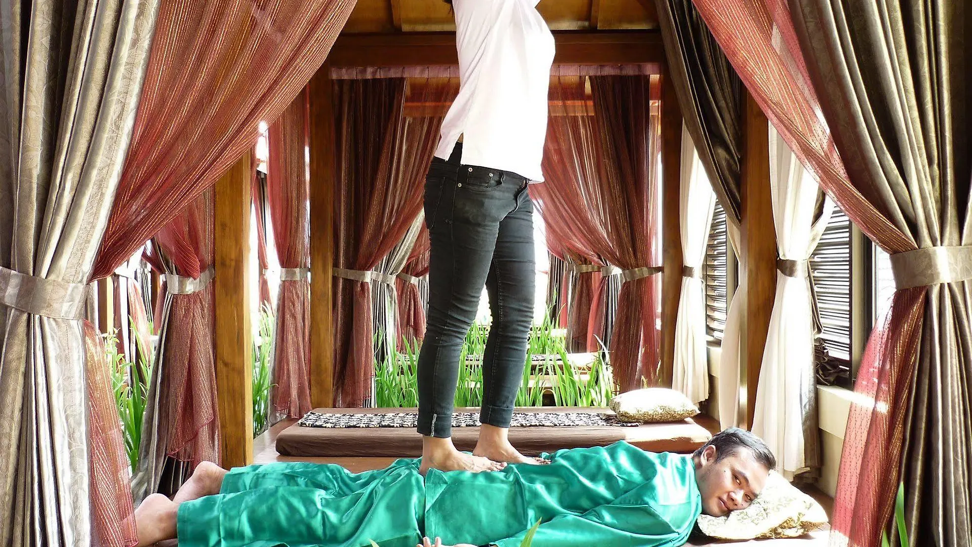 S 8 Suardana Hotel Kuta Lombok